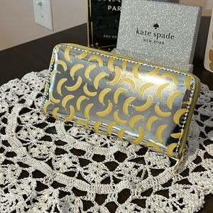Banana NWOT Wallet